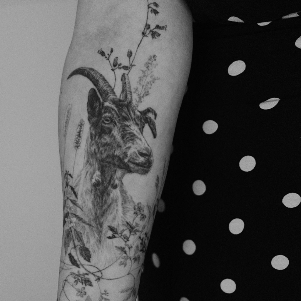 madlynevanlooy-beehive.tattoo-005