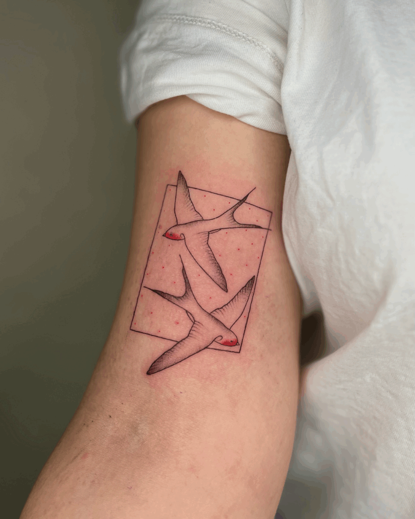 fine line tattoos stockholm tattoo studio @beehive.tattoo @vashkevich_tattoo
